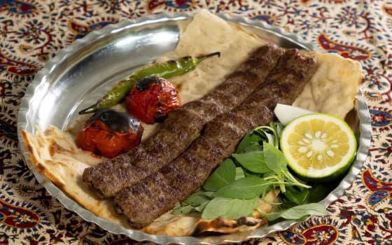 خوراک کباب کوبیده ( 2 سیخ )